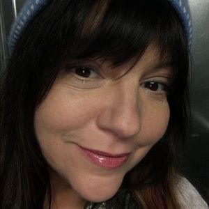 Meet your Posher, Joni